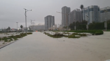 Inundaciones paralizan aeropuerto en Dubái (+Video)