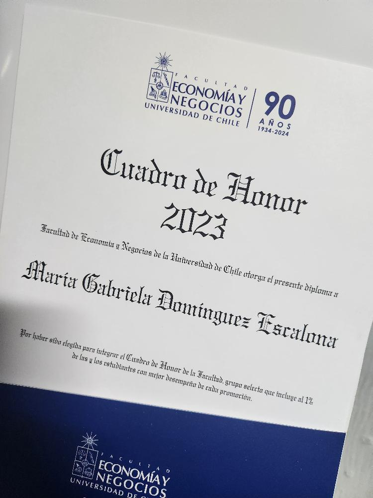 Venezolana es la mejor estudiante de economía en Chile Venezolana es la mejor estudiante de economía en Chile