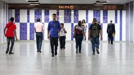 Metro de Caracas instala nuevos lectores para el pago de pasaje