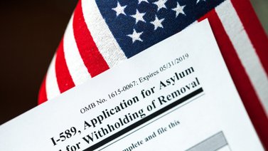 En claves | Esto es lo que debes tener en cuenta al solicitar asilo en EEUU (+Requisitos)