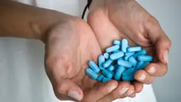 Atrapan a cubano con más de 200 pastillas de viagra en el aeropuerto de Madrid