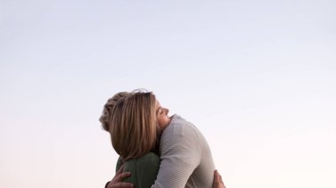 Los abrazos tienen un gran efecto en nuestro bienestar emocional