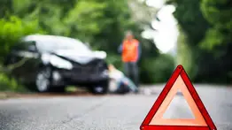 Venezolano causó aparatoso accidente al huir de la policía