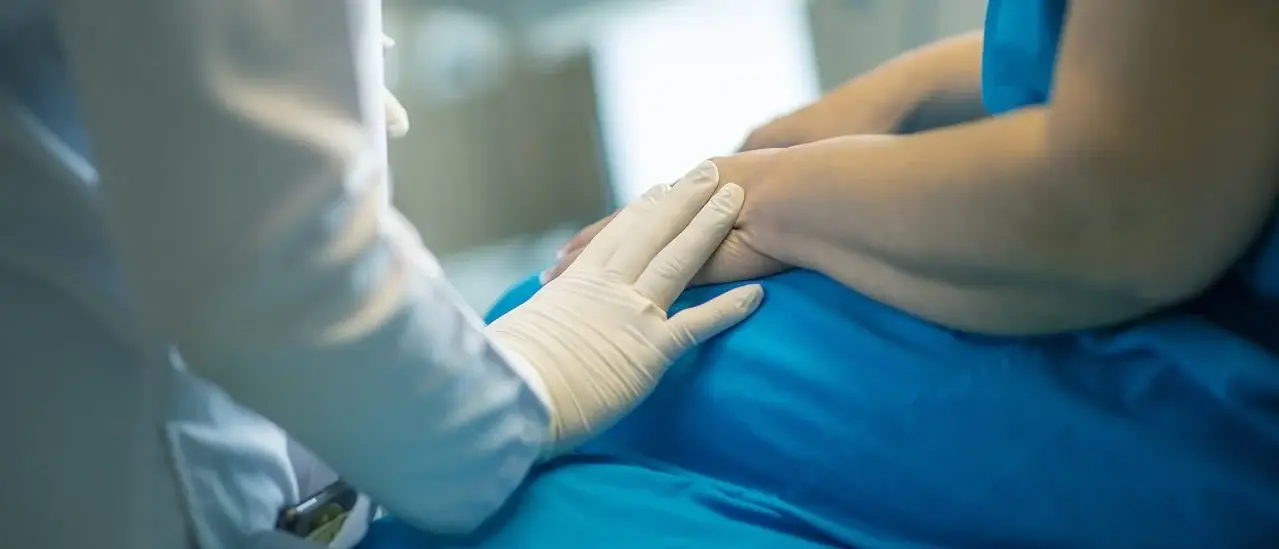 ¿Cuáles son las condiciones para aplicar a la eutanasia en California?