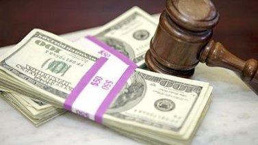 Una mujer recibirá 35 millones de dólares tras olvidar cómo hablar en español
