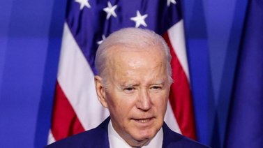 Biden buscará aumentar los impuestos a multimillonarios