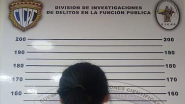 Mujer detenida por vínculos a la estafa de Solid Show