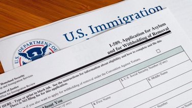 Estos son los migrantes que no aplican para solicitud de permiso de trabajo en EEUU