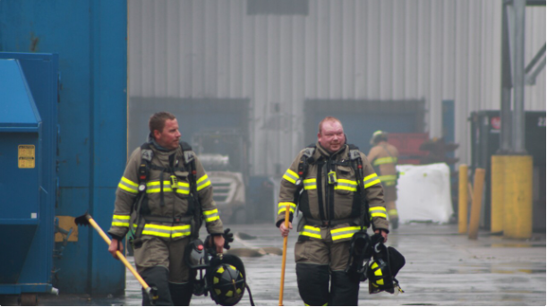 Levantan orden de evacuación de emergencia tras incendio incendio industrial en Ottawa Levantan orden de evacuación de emergencia tras incendio incendio industrial en Ottawa
