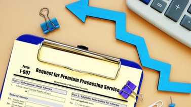 Conozca las tarifas de USCIS para agilizar trámites en EEUU (+Montos)