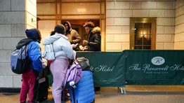 Lo qué se sabe de los toques de queda en refugios de inmigrantes en Nueva York (+Horario)