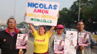 AHORA: PSUV acompaña a su candidato Nicolás Maduro a inscribirse en el CNE AHORA: PSUV acompaña a su candidato Nicolás Maduro a inscribirse en el CNE