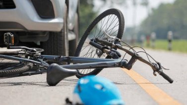 Ciclista murió tras ser arrollado: El conductor huyó del lugar