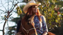 Activista y modelo Elena Larrea fallece durante cirugía estética (+Detalles)