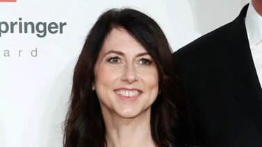 Exesposa de fundador de Amazon dona 640 millones de dólares a ONGs