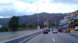 Último Minuto | Voraz incendio consume montañas adyacentes a la Panamericana (+Video)