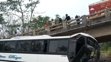 Autobús cae por un barranco en Barinas y deja seis heridos (+Imágenes) Autobús cae por un barranco en Barinas y deja seis heridos (+Imágenes)