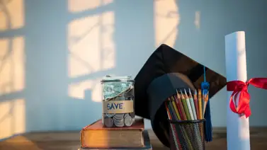 Beca de hasta $5.000 para estudiantes indocumentados en Chicago (+Requisitos) Beca de hasta $5.000 para estudiantes indocumentados en Chicago (+Requisitos)