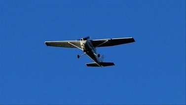 Rescatan a cuatro tripulantes de avioneta siniestrada