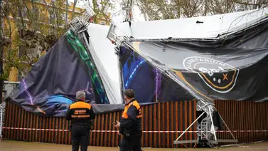 Tres niños resultaron heridos por la caída de una carpa en España Tres niños resultaron heridos por la caída de una carpa en España