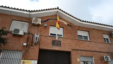 Detienen a hermanos por estar relacionados al suceso del cuartel de Barbarate en España Detienen a hermanos por estar relacionados al suceso del cuartel de Barbarate en España