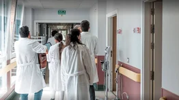 Sanitario muere tras recibir una patada en los testículos en España