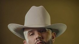 Le dan con todo al mexicano Carín León tras polémico concierto