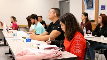 Florida ofrece cursos para insertar a migrantes en el mundo laboral