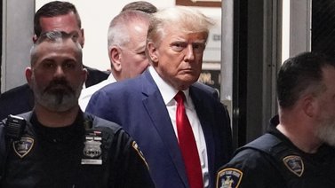 Donald Trump en libertad tras entregarse a las autoridades