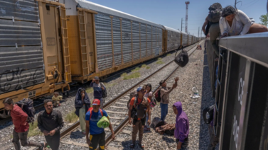 Así ayudan mujeres mexicanas a inmigrantes viajeros de La Bestia (+Video)