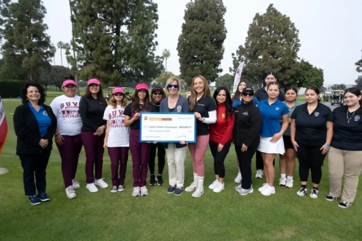 EEUU | Programa en California promueve la práctica del golf entre las latinas