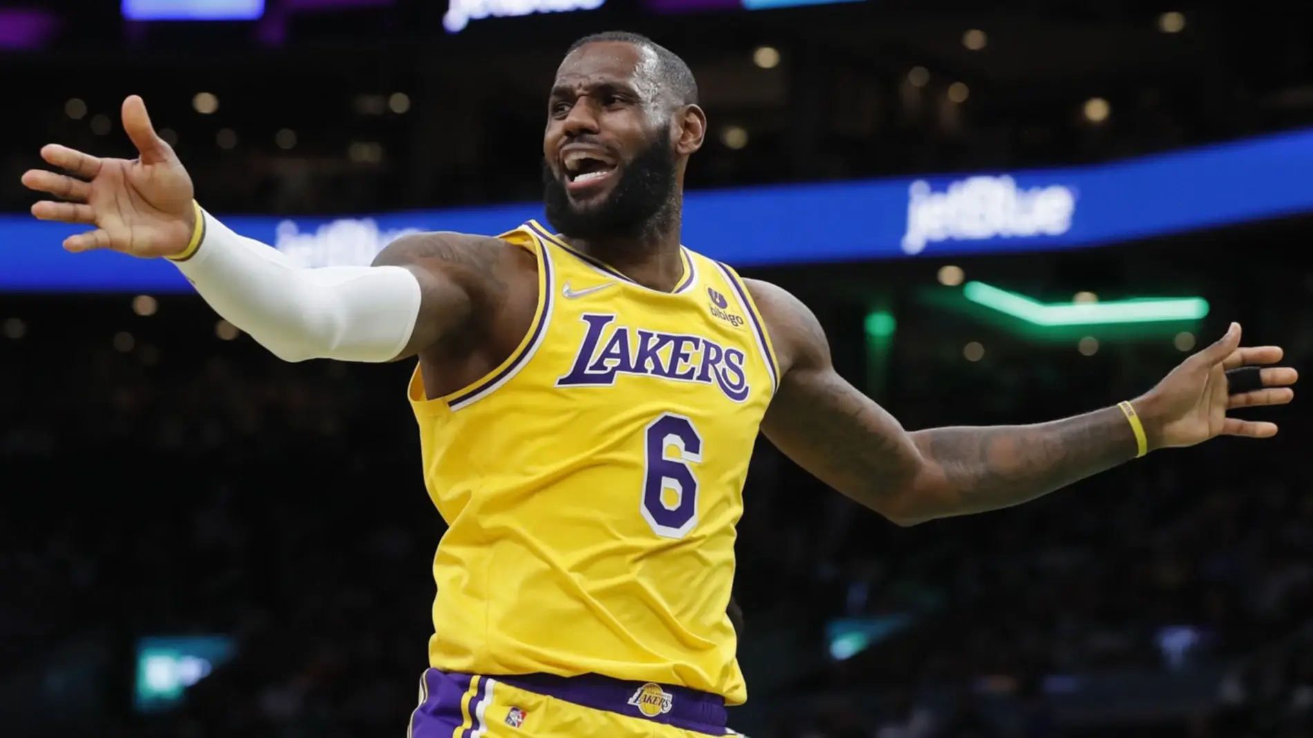NBA: LeBron firma una obra maestra y los Lakers remontan 21 puntos a los Clippers