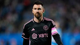 Messi sale de la mano con el hijo de una de las Kardashian (+Video)