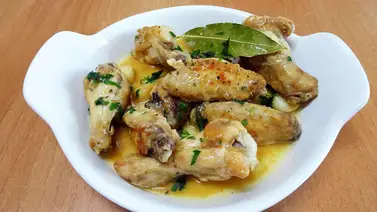 Aprende a preparar unas económicas y jugosas alitas de pollo Aprende a preparar unas económicas y jugosas alitas de pollo