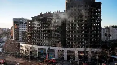 Venezolano aspira encontrar su pasaporte tras devastador incendio en España Venezolano aspira encontrar su pasaporte tras devastador incendio en España