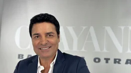 Chayanne recibió galardón de la mano de su hija Isadora y sobrina Lele Pons (+Video)