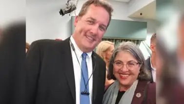 Florida| Exalcalde demócrata de Key Biscayne lanza candidatura para enfrentar a María Elvira Salazar Florida| Exalcalde demócrata de Key Biscayne lanza candidatura para enfrentar a María Elvira Salazar