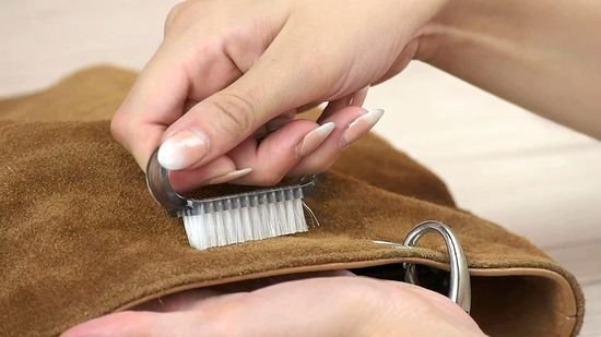 ¿Prendas de gamuza? Te enseñamos cómo limpiarlas ¿Prendas de gamuza? Te enseñamos cómo limpiarlas