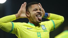 Fútbol: Vitor Roque regresa a la convocatoria del Barcelona