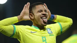 Fútbol: Vitor Roque regresa a la convocatoria del Barcelona