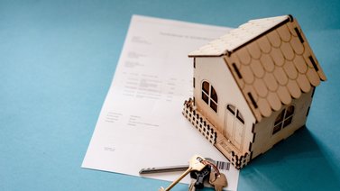 ¿Cómo se calcula en la práctica el arancel para el registro de viviendas?