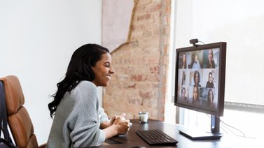 Zoom pide a usuarios actualizar su servicio por estas razones