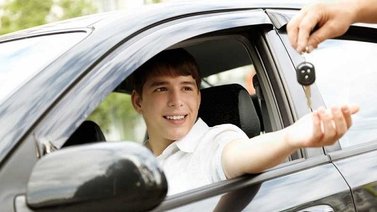 Sepa cómo obtener un seguro de carros para adolescentes en Texas