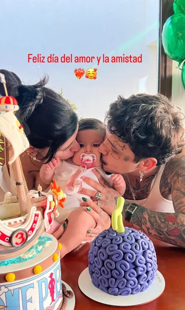 Cazzu y Christian Nodal muestran el rostro de su hija (+Fotos) Cazzu y Christian Nodal muestran el rostro de su hija (+Fotos)