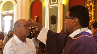 Miércoles de Ceniza en Caracas: Fieles cumplen con el precepto católico (+FOTOS)
