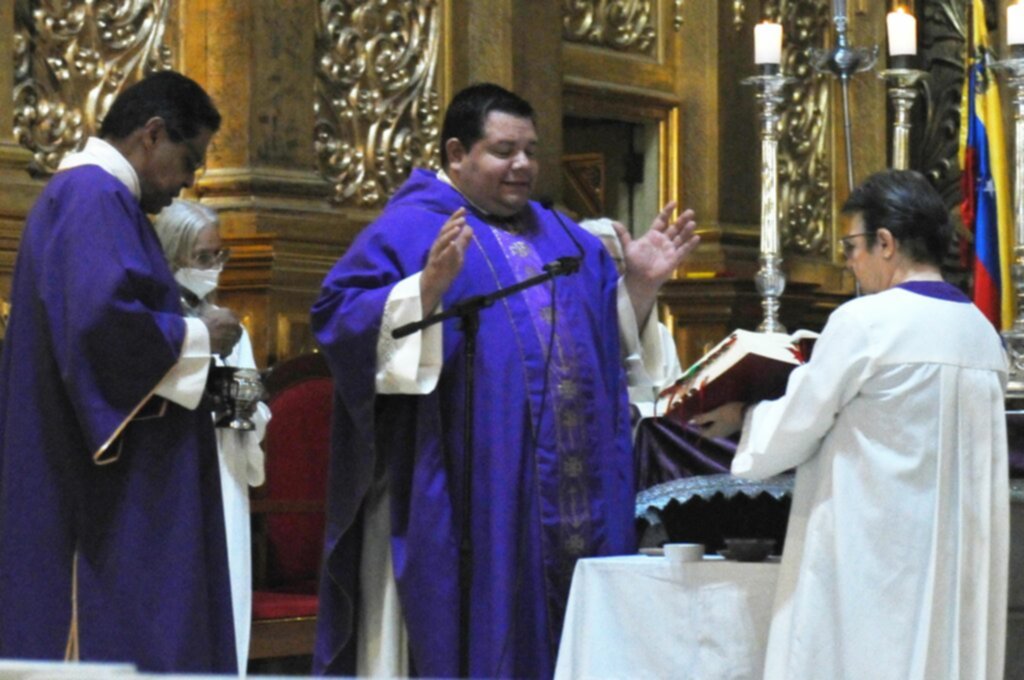 Miércoles de Ceniza en Caracas: Fieles cumplen con el precepto católico (+FOTOS)