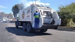 Muere trabajador del aseo urbano tras caer de un camión recolector