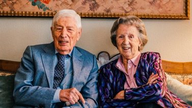 Ex primer ministro neerlandés y su esposa fallecen tras aplicarse una eutanasia (+Historia)