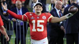 NFL: Patrick Mahomes celebra el Super Bowl en Disney (+Video)