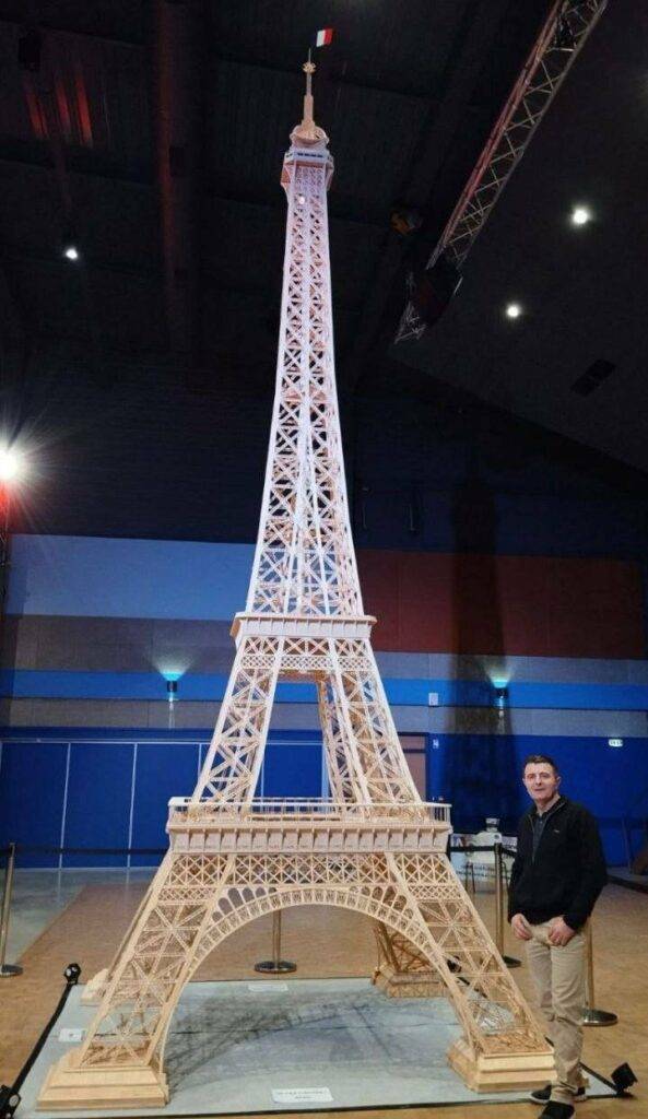 ¡Insólito! Construye una Torre Eiffel de fósforos y esto pasó ¡Insólito! Construye una Torre Eiffel de fósforos y esto pasó
